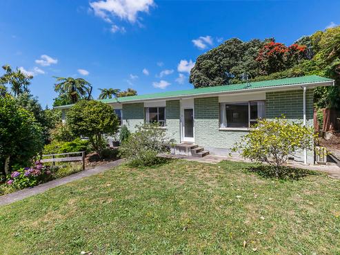 2/16 Henderson Street, Karori