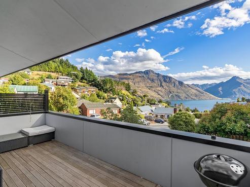 27 Watts Road, Fernhill/Sunshine Bay