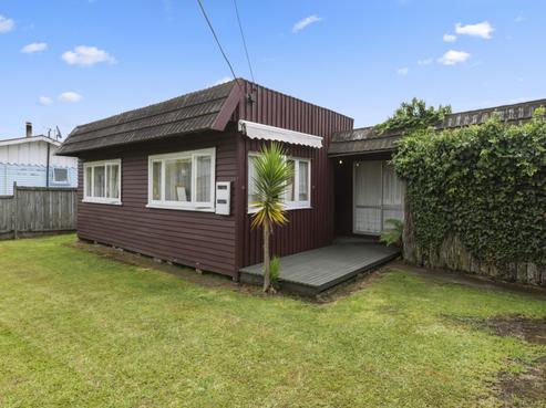 17A Charles Road, Hannahs Bay