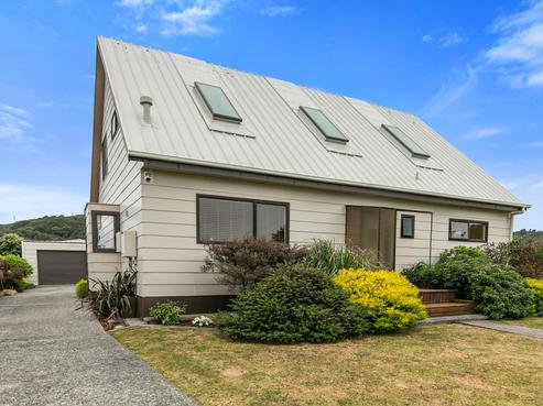 53 Parkway, Wainuiomata