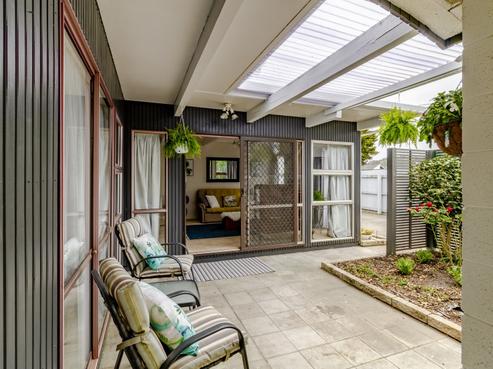 2/19 Church Road, Taradale