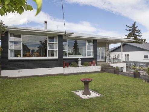 18 Chamberlain Street, Dannevirke