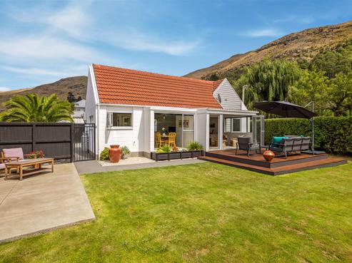 2 Sumnervale Drive, Sumner