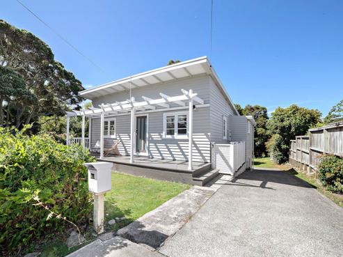 39 Lyons Avenue, Murrays Bay