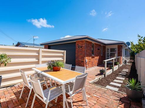 60 Young Street, Saint Kilda