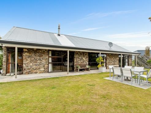 8 Thackeray Street, Saint Andrews