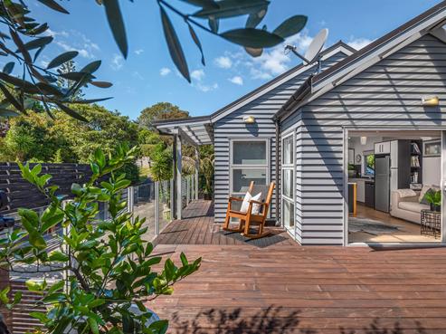 1/302 Beach Road, Campbells Bay