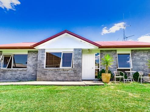 6 Harvard Court, Melville
