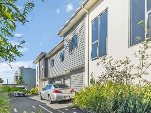 3/144 Old Farm Road, Hamilton East