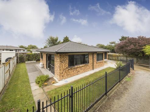 11A Johnson Street, Bulls