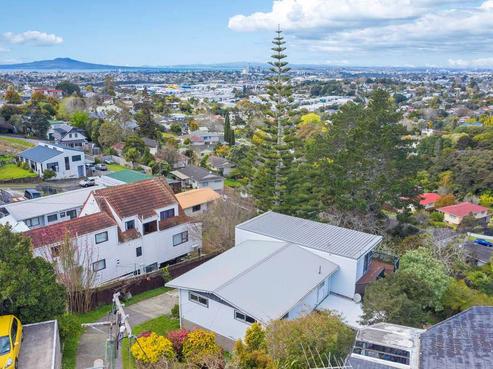 51 Sunset Road, Totara Vale