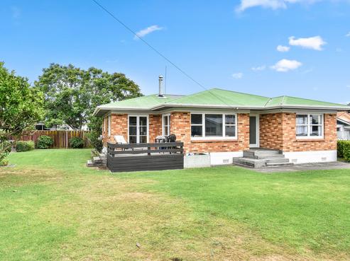 94 Beach Road, Pahurehure