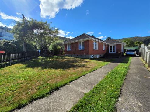 12 Lowry Crescent, Stokes Valley