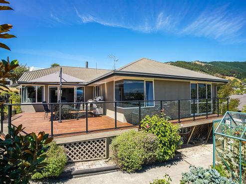 68 Olympus Way, Richmond
