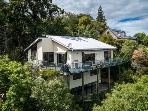 27 Burns Road, Napier Hill