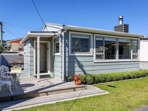 90 Seventh Avenue, Urenui
