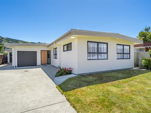 6 Seattle Grove, Totara Park