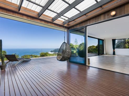 1 Log Race Road, Piha