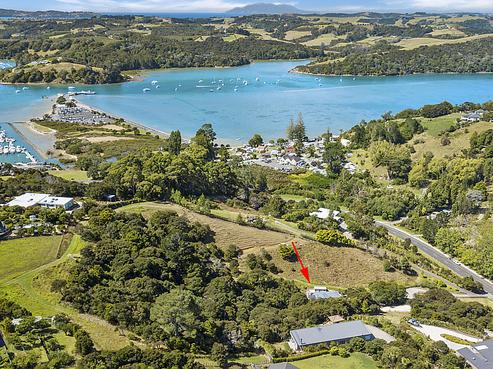 27 Brick Bay Drive, Sandspit