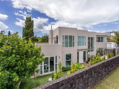 225 East Coast Road, Campbells Bay