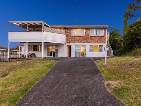 1 Wakeling Avenue, Te Atatu South