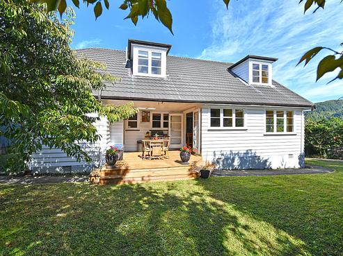 13 Field Street, Silverstream
