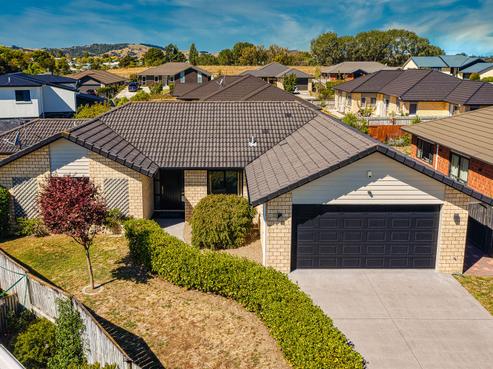 8 Vosper Close, Leamington