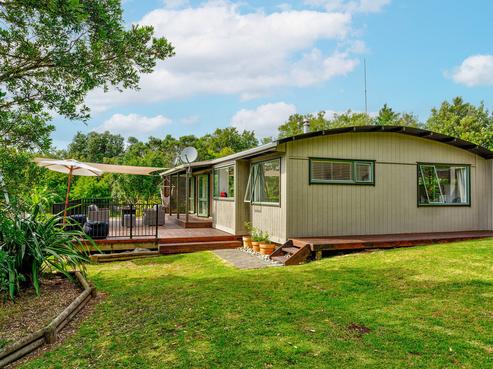 737 Owhiwa Road, Parua Bay