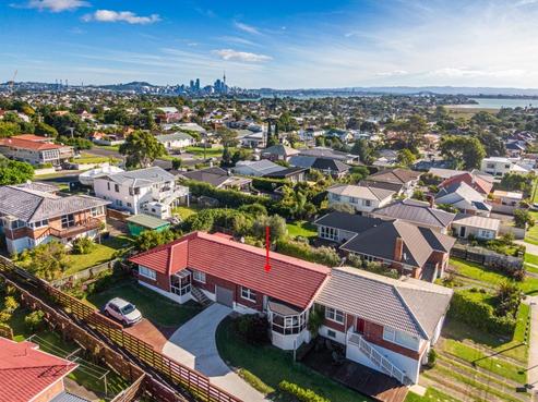 2/11 Winscombe Street, Belmont