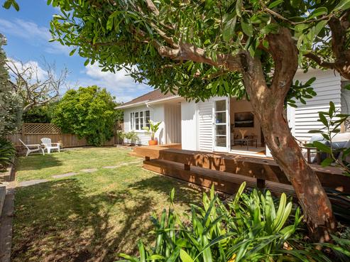 10 Rewi Road, Royal Oak