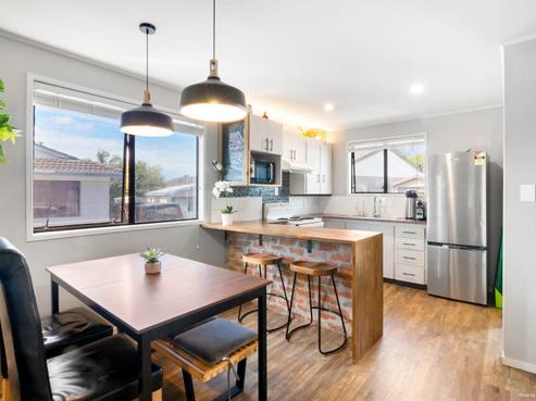 1/6 Edwin Freeman Place, Ranui