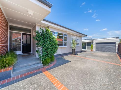 68 Queens Grove, Central Hutt