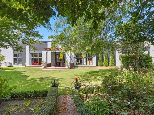 14 Cam Place, Harewood