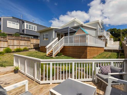 24A Stottholm Road, Titirangi