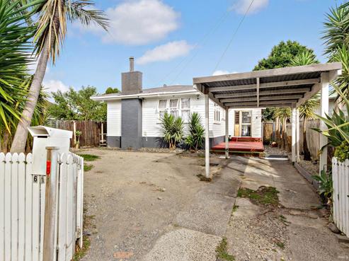 61A Cobham Crescent, Kelston