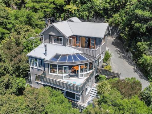 12 Latham Road, York Bay