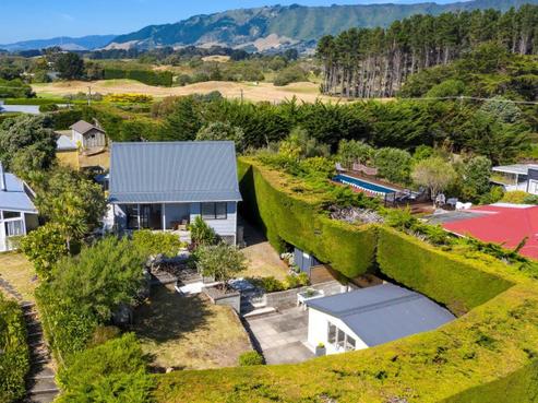 27 Hemara Street, Waikanae Beach