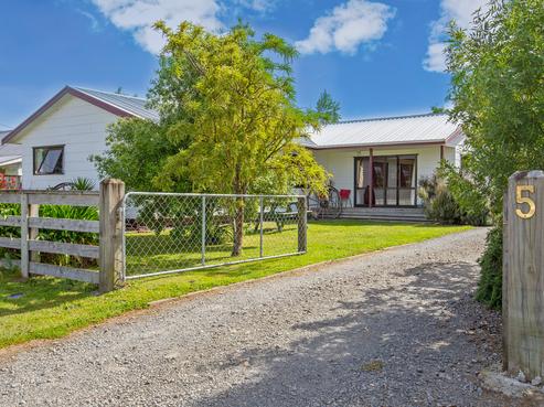 5 Cologne Street, Martinborough