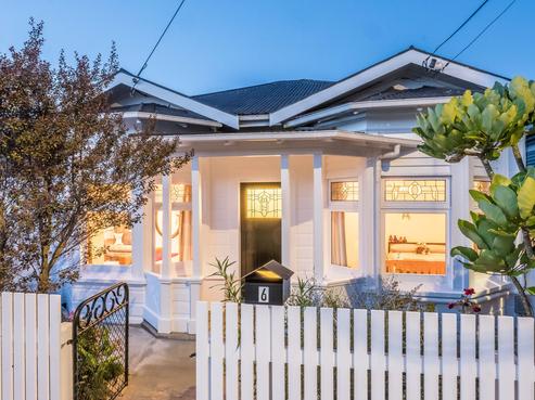 6 Angus Avenue, Berhampore