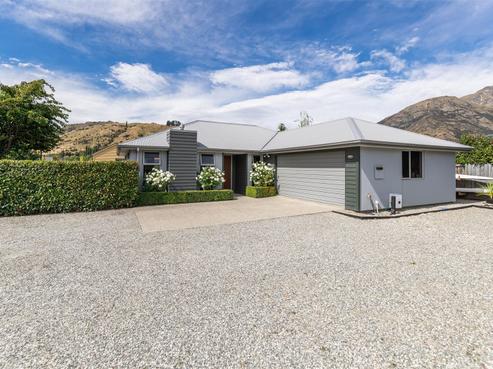 11 Mystery Grove, Lake Hayes Estate
