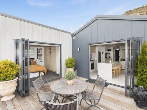 61 Wakefield Avenue, Sumner