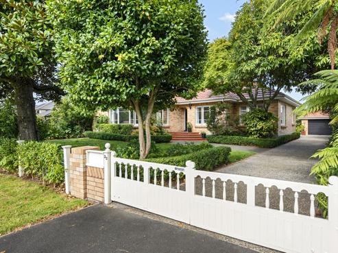 33 Dalethorpe Avenue, Fairfield