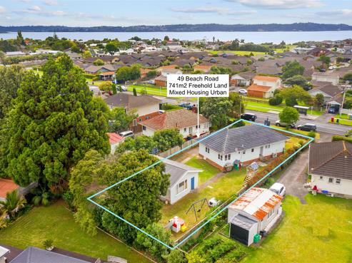 49 Beach Road, Te Atatu Peninsula