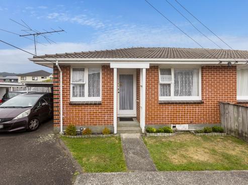2/13 Sutherland Avenue, Silverstream
