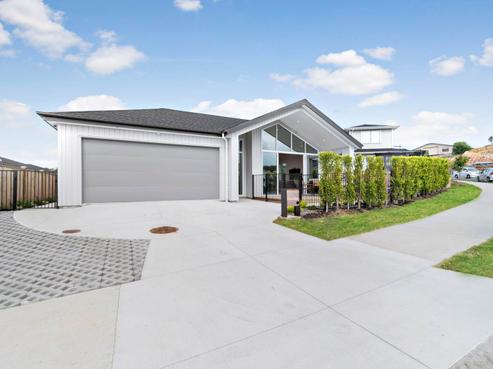 24 Surf View Crescent, Red Beach