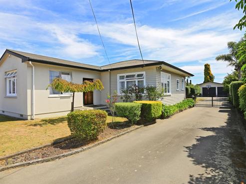 306 Frimley Avenue, Frimley