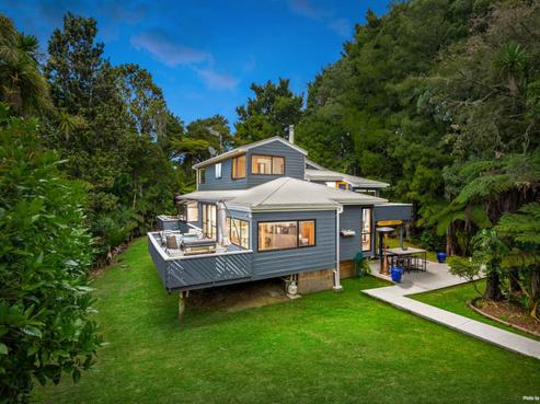 21 Atarua Gardens, Waiatarua