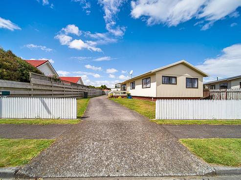 42 Tawa Street, Hawera