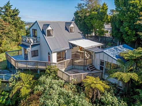 138 Attwood Road, Paremoremo