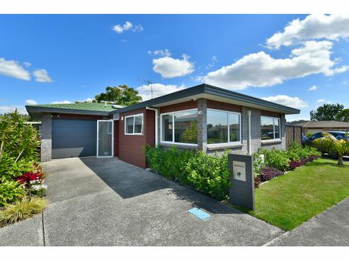 2/54 Lakeside Drive, Orewa